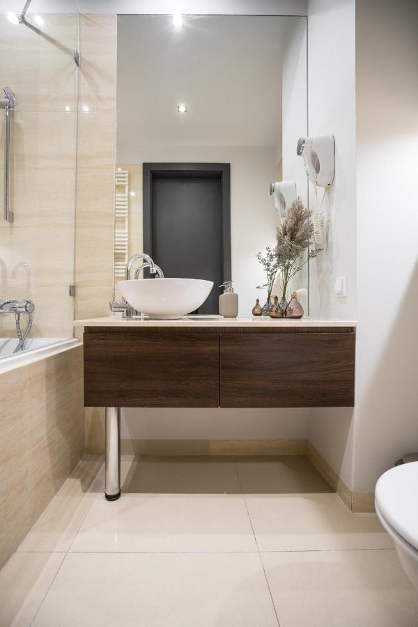 Oomph Warsaw Central Luxurious Air-Conditioned Apartment With Balcony Bagian luar foto