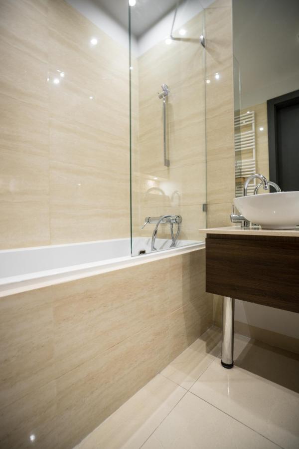 Oomph Warsaw Central Luxurious Air-Conditioned Apartment With Balcony Bagian luar foto
